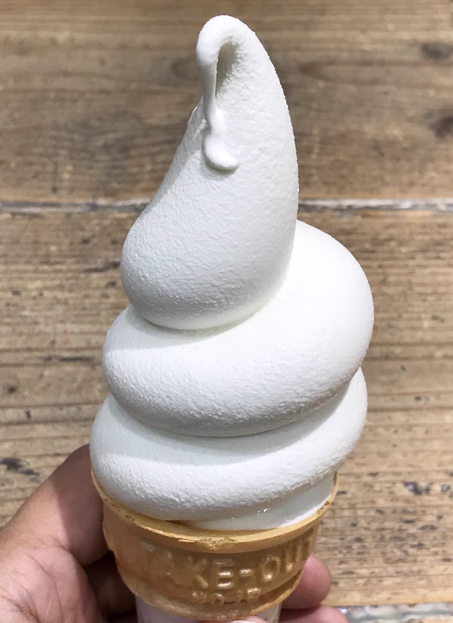 ずっしり石像のような重み？生クリーム専門店「ミルク」のソフトクリームがたまらない！