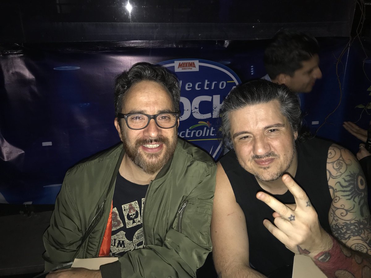 nadiaalcazar's tweet photo. Ya inició el #ElectroRock3 de @MAXIMA1067FM 👏🏽👏🏽👏🏽. Los Delicados ya están en el escenario  el jurado está evaluando a la primera agrupación #suerte #quenervios😬😱😱 https://t.co/cZpBVHp5aP