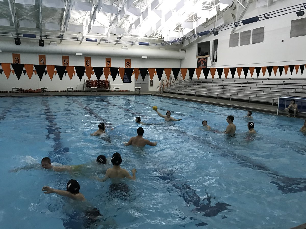 Real_McCoyCC's tweet photo. #2017LockIn #NewcastleUptonWrestling waterpolo https://t.co/06HmTQ8r1z