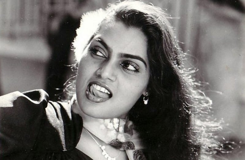 Happy Birthday Kannazhagi Silk Smitha

02-December-1960 