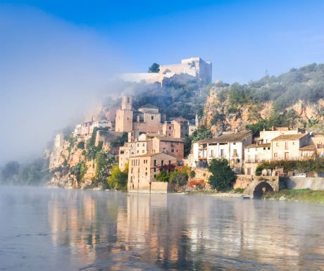 luxurytravel's tweet photo. Secrets of #Spain: magical #Miravet in #Catalonia https://t.co/teZCVVOeQK https://t.co/jSseO0h90n