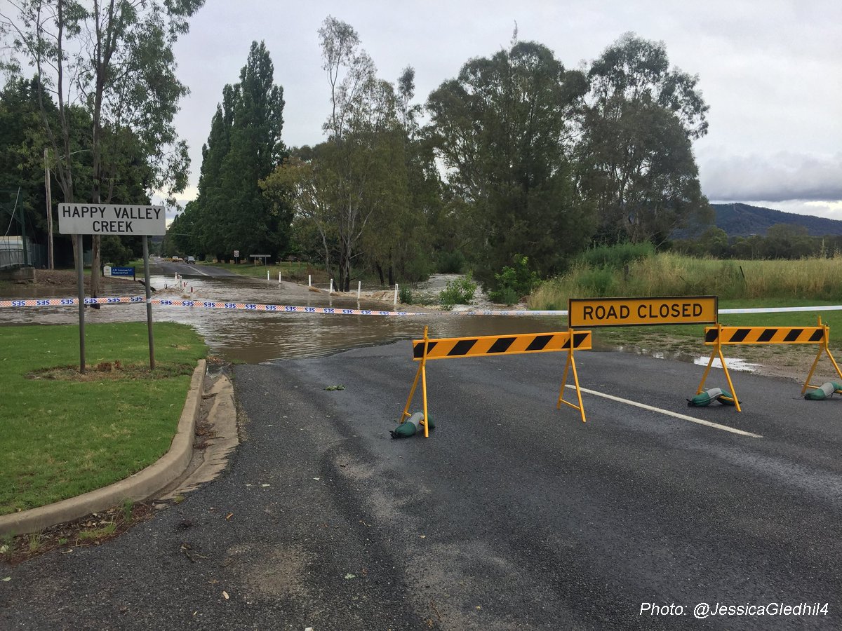 vicsesnews's tweet photo. There have been a number of rescues across the North East of the state with people driving into flood water. We can't emphasise enough how dangerous this can be - it only take as little as 15cm of water for a small vehicle to float. Never drive through flood waters. #vicfloods https://t.co/BoFyk21xoW