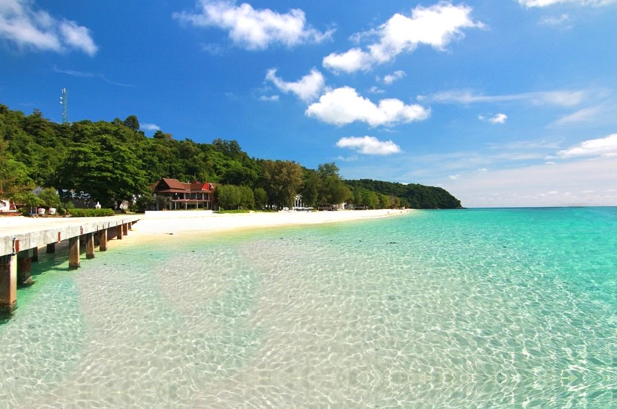 PhuketO's tweet photo. Paradise beach at Koh Maiton, Phuket
© Jaturun Phuengphuttharak

#PhuketHotelsOnline, #PhuketPhotos https://t.co/3nIISWHF5S