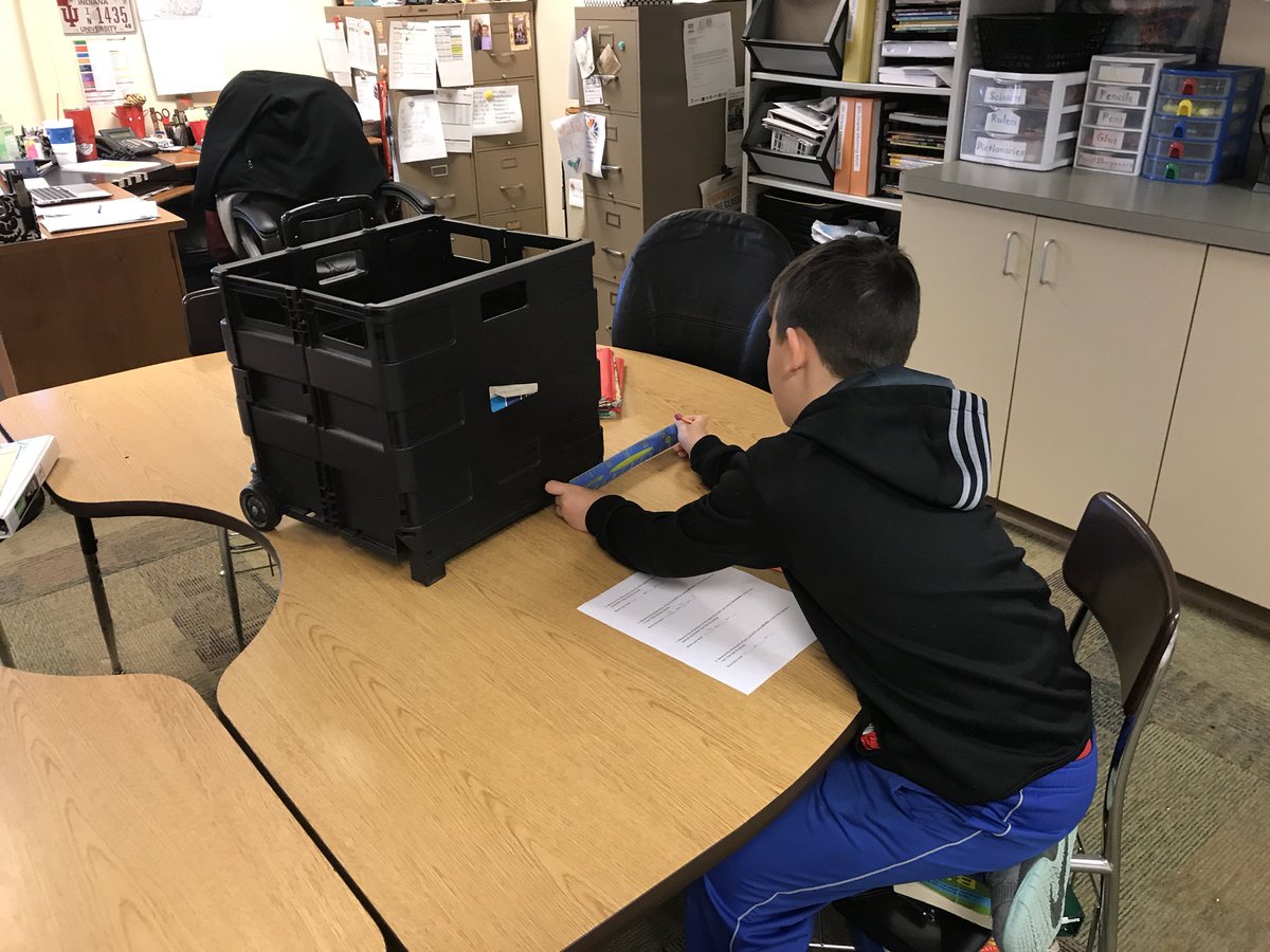 sbkjhowell's tweet photo. Geometry in our class this week too—finding volume. @CaseyMattingly #alexedchat #disruptionEdu https://t.co/eIldLzLAx4