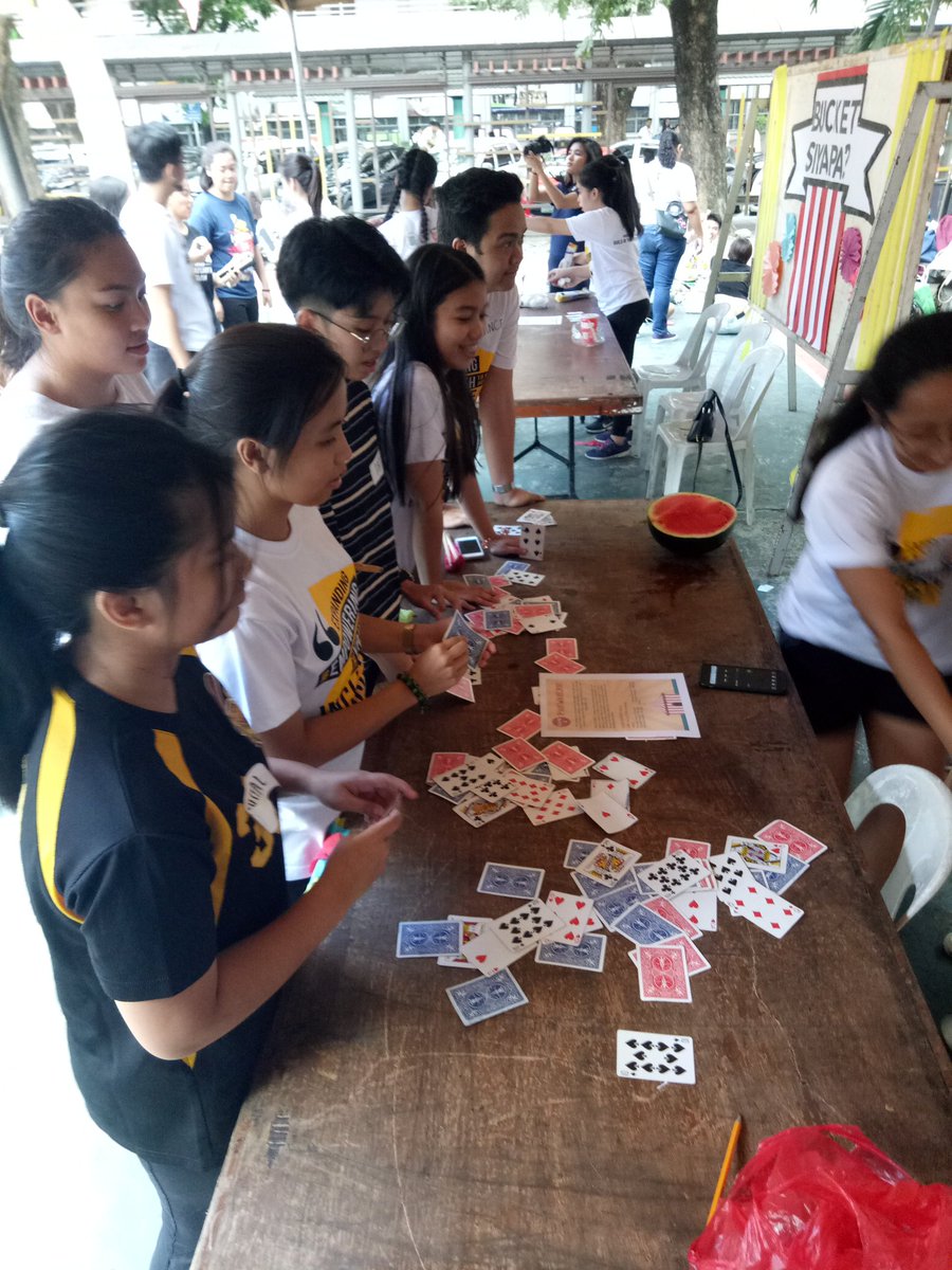 ustguts's tweet photo. Team Bezzy Shark playing Pak Wanern!!!! #EESxGuTS #iGuTSparkswithEES #SPARKS2017 https://t.co/NLDBRs8lWg