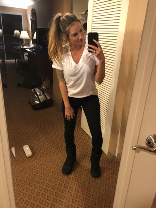 🖤🌹🖤🌹🖤🌹🖤 https://t.co/LcRDn9AlWG<a href="/tag/monday"class="tags"><span>#monday</span></a><a href="/tag/teaganpresley"class="tags"><span>#teaganpresley</span></a>