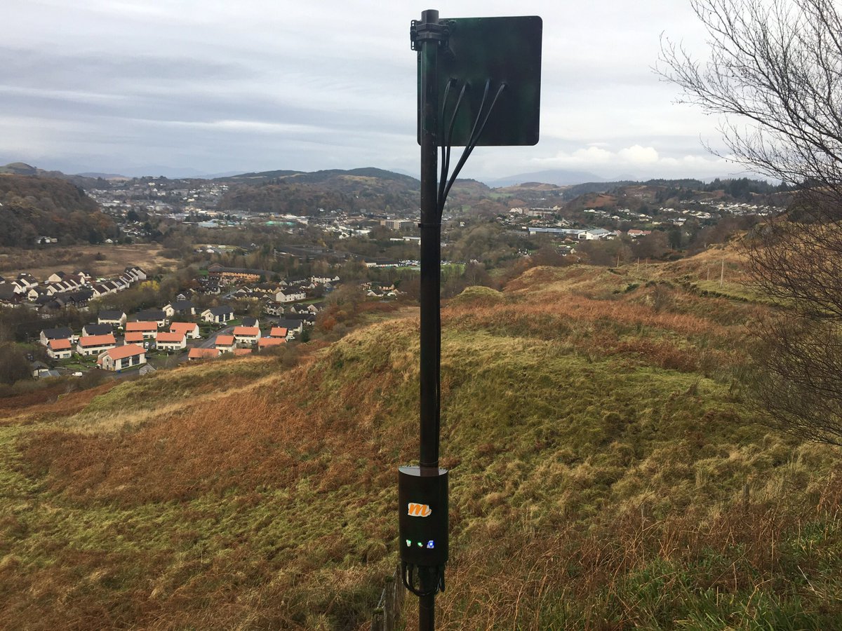B0BBroadband's tweet photo. Sending the #flyingfibre #300Mbps (aka #ultrafast )per user is possible via this set up. The choice for most on the outskirts is 5Mbps and under.#BackofBeyond #broadband users can get #30Mbps and over, with room to expand and speed up in the future #futureproof @GoMimosa https://t.co/Eg8FB2oVPu