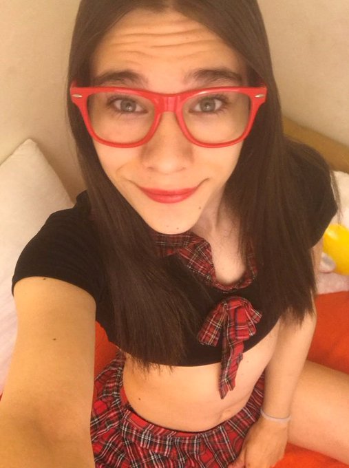 See the sexy and cute @JessyBellYana wearing red for #WorldAIDSDay live now ??https://t.co/kHIp80sLGy