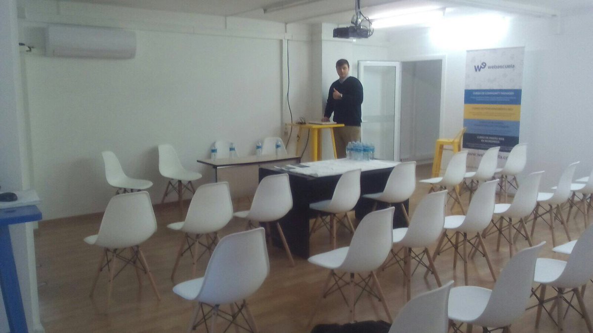 facchinjose's tweet photo. Todo preparado para aprender #SEO con los Mejores 💪🚀👊👉 Evento #WebDayBCN 
📌 Streaming o presencia.
🗓️ Hoy Día 2 de Diciembre
⌚ De 10h a 14h 
🗺️ En @Web_escuela https://t.co/WZpuNU0fEm
🖊️👇👇👇👇
https://t.co/ihA2M7Gi9B https://t.co/d8XDLbEZrZ
