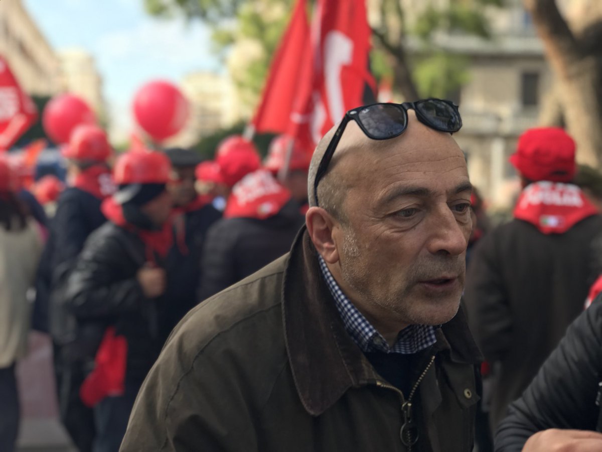Cgil_Napoli's tweet photo. #2dicembre I conti non tornano, Cgil in corteo a Bari @WSchiavella @cgilnazionale @rassegna_it @RadioArticolo1 https://t.co/ZxQCbwh2xl