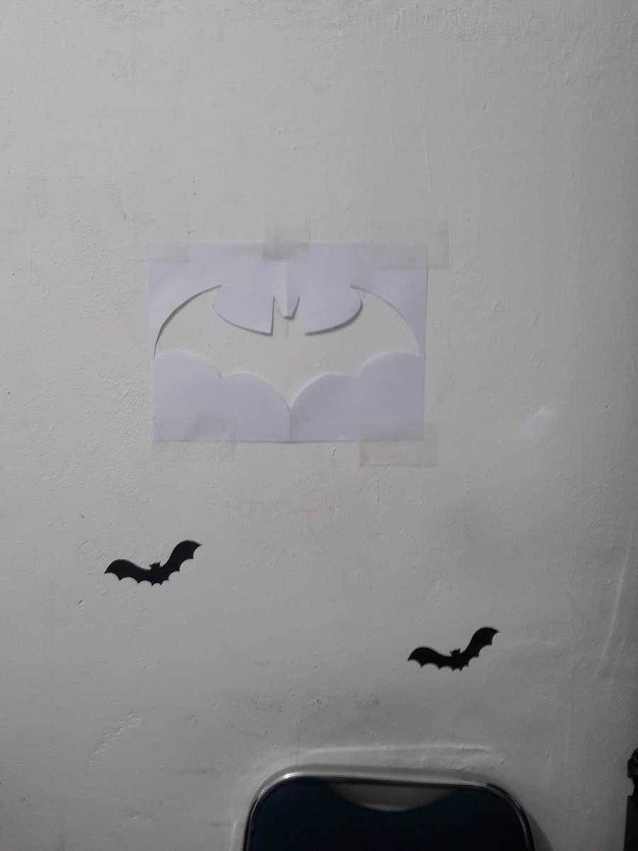 Welia_Lee's tweet photo. 2 des 2017, d mna pertama kalinya aku bosan d kantor dan memutuskan untuk mencoret dinding kantor ku sendiri https://t.co/lVY5yZLc4c