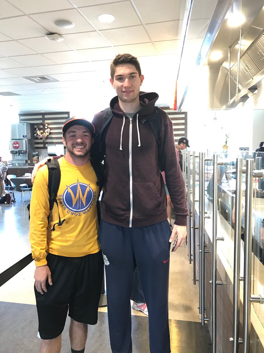 DulinMark's tweet photo. Max working on dunks with  Killian Tillie https://t.co/n5jSuqBOiJ