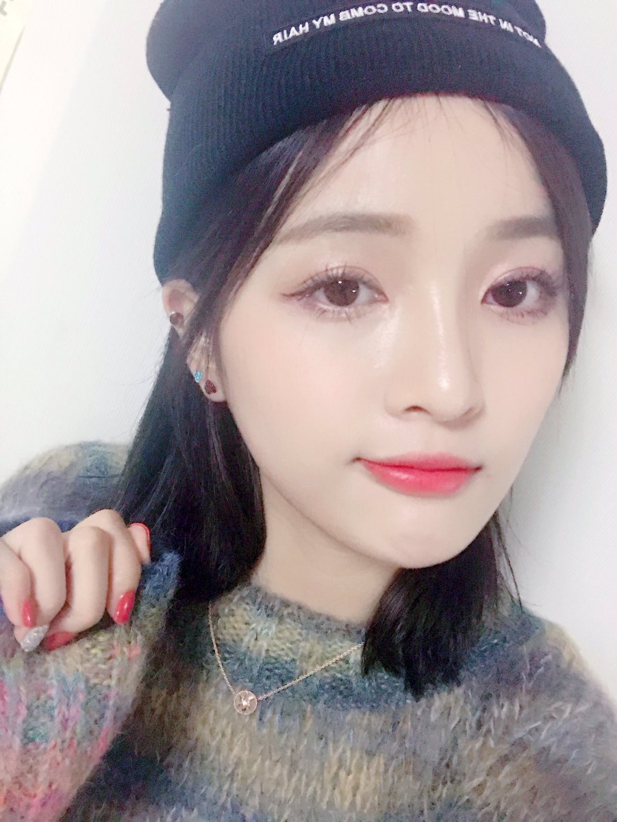 wjsnationbr's tweet photo. [IG] 02.12.17 ㅡ Atualização da Xuan Yi na conta oficial.

"Nos últimos dias o tempo está muito frio então use roupas quentes~💗💗"

KR/PT-BR: WJSNATIONBR https://t.co/us6jLeMoEk