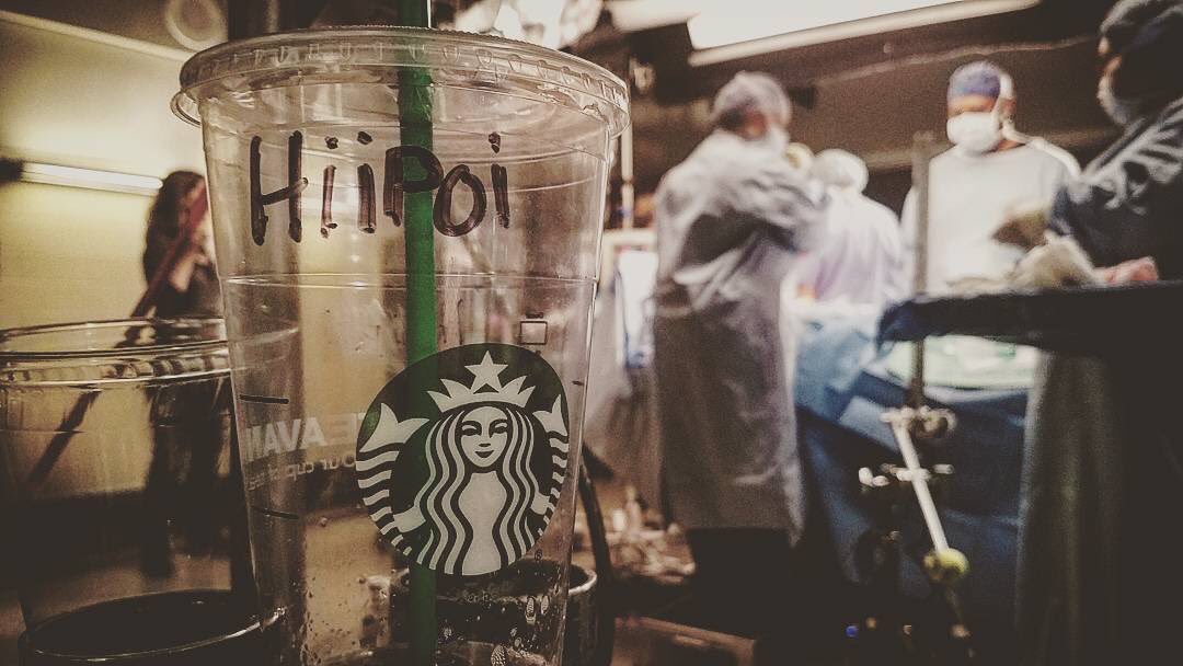 Caterina_Online's tweet photo. From makakilogrown/IG as the cast filmed earlier this evening! 

I like to use my Hawaiian name at Starbucks just to hear them butcher it.

#hawaiiannames #pronouncethat #imboredatwork #GreysAnatomy #shondaland #hawaiiandollygrip @GreysABC https://t.co/a1oDIHLgSQ