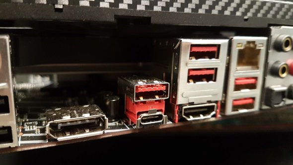 MikeJason168's tweet photo. They cheaped out on the original USB design, that's why it's always the wrong way around #usb_cable https://t.co/5XK2lw0DA9 - Learn More https://t.co/J182DVssis https://t.co/xUzAknKc2Z
