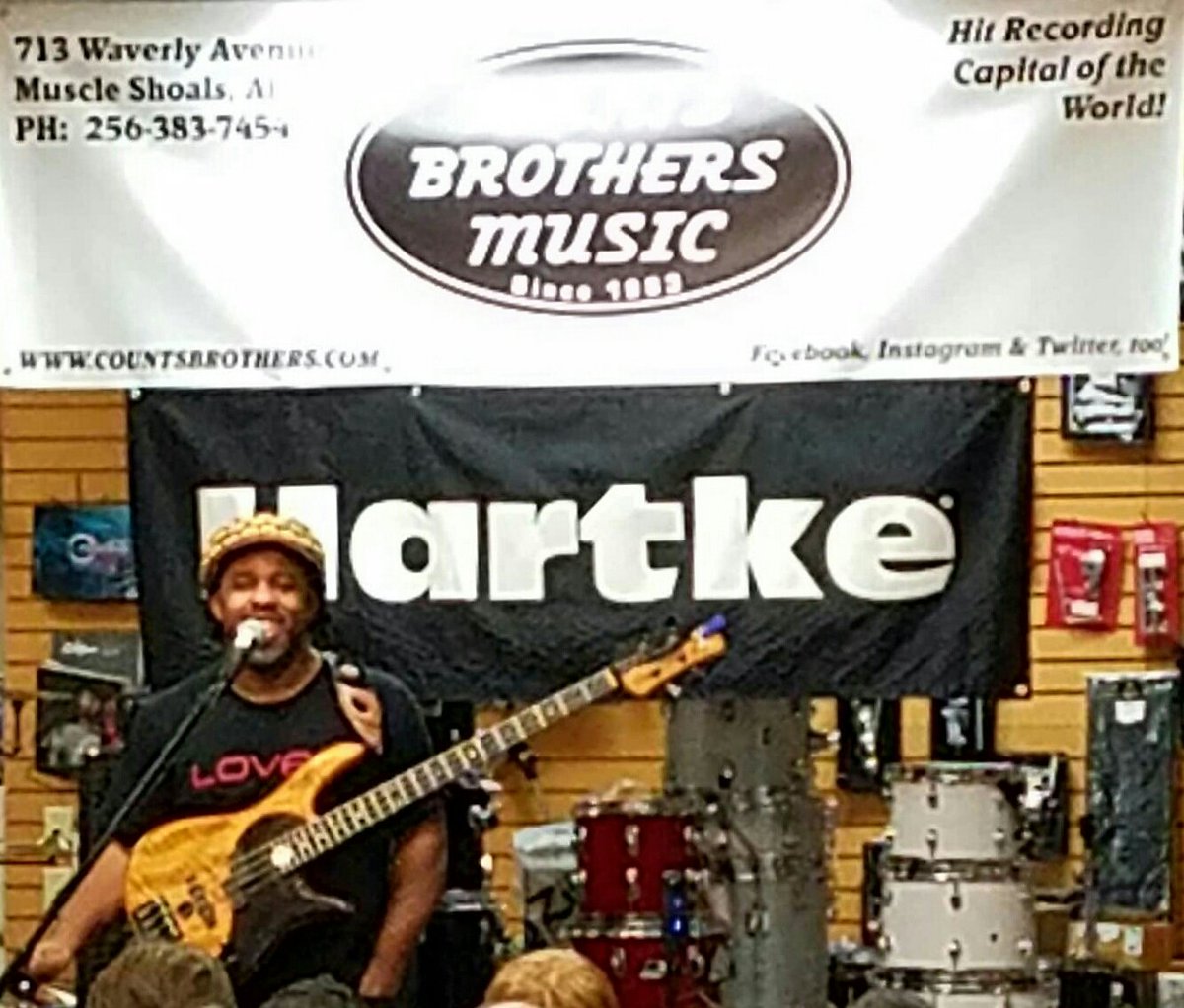 GrantWalden's tweet photo. "When you have a desire, life is trying to answer." - Victor Wooten #VictorWooten #HartkeAmps #CountsBrothers #MuscleShoals https://t.co/usJi3zGPND