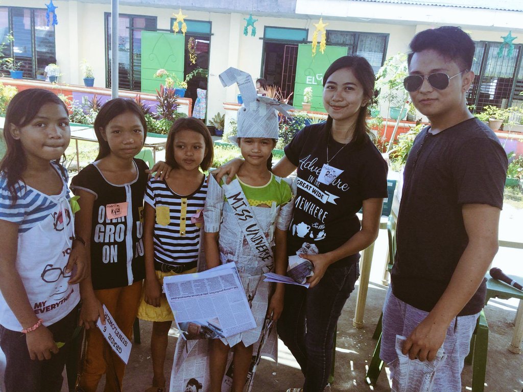 Immicoangeloo's tweet photo. Masarap sa pakiramdam ang may napapasaya kang ibang tao, pero mas masarap sa pakiramdam ang mapasaya ka ng ibang tao.
#Outreach2017 https://t.co/8nrg6dj0fO