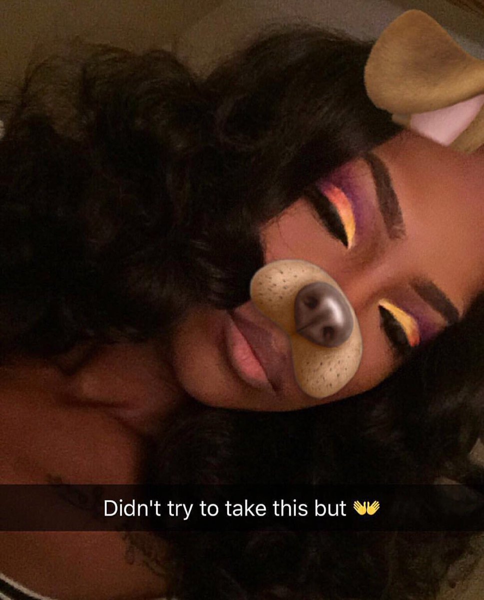 DoniKels's tweet photo. My makeup made this boy on here mad yesterday. So I guess I’ll post more to grind his gears 😂😂😂😂😭
#TheColorQueen 🤟🏽💜❤️💛🧡💚 https://t.co/pa4DIsbzCX