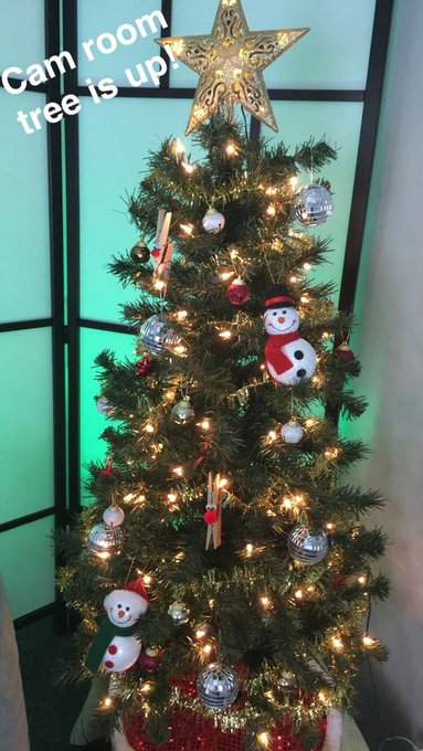Today was fun! I&rsquo;m definitely feeling the Christmas spirit this year. I am in love with my little cam<a href="/tag/onmfc"class="tags"><span>#onmfc</span></a>