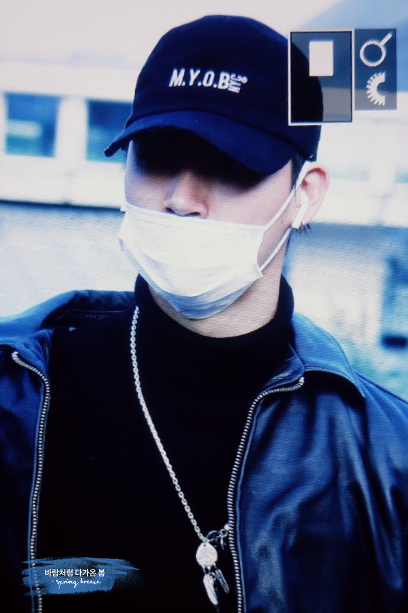 BWSKHY_GOT7's tweet photo. 171202🌴😘
인천공항 입국 다크다크 라이더💕 수고해쏘💕💕💕
#JB #재범 #GOT7 #YouAre #7fof7
https://t.co/YQ0ogRKWih