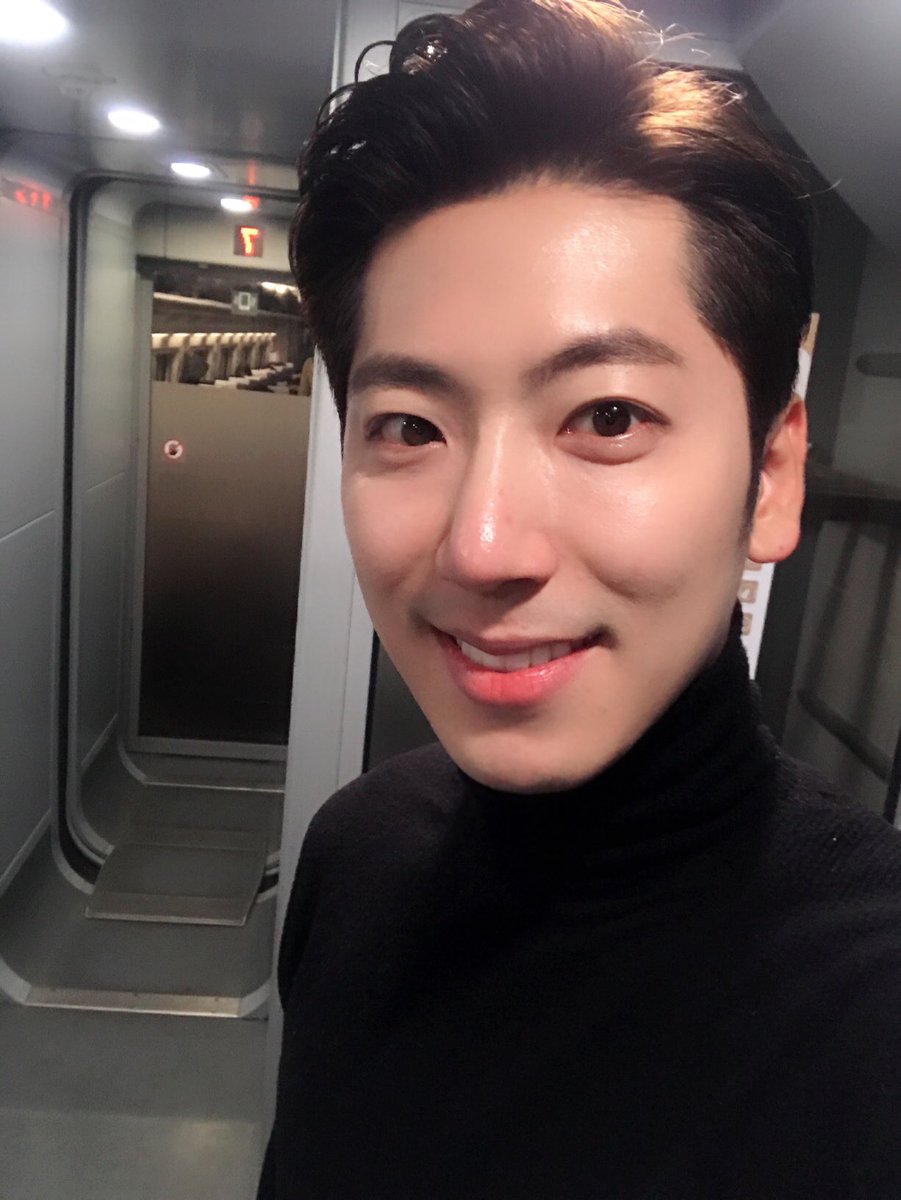 오늘은 #광주 스케줄~~~ #SRT 타고 슝~~ 아따 빨라부려!!! 
오늘도 화이팅^___^
