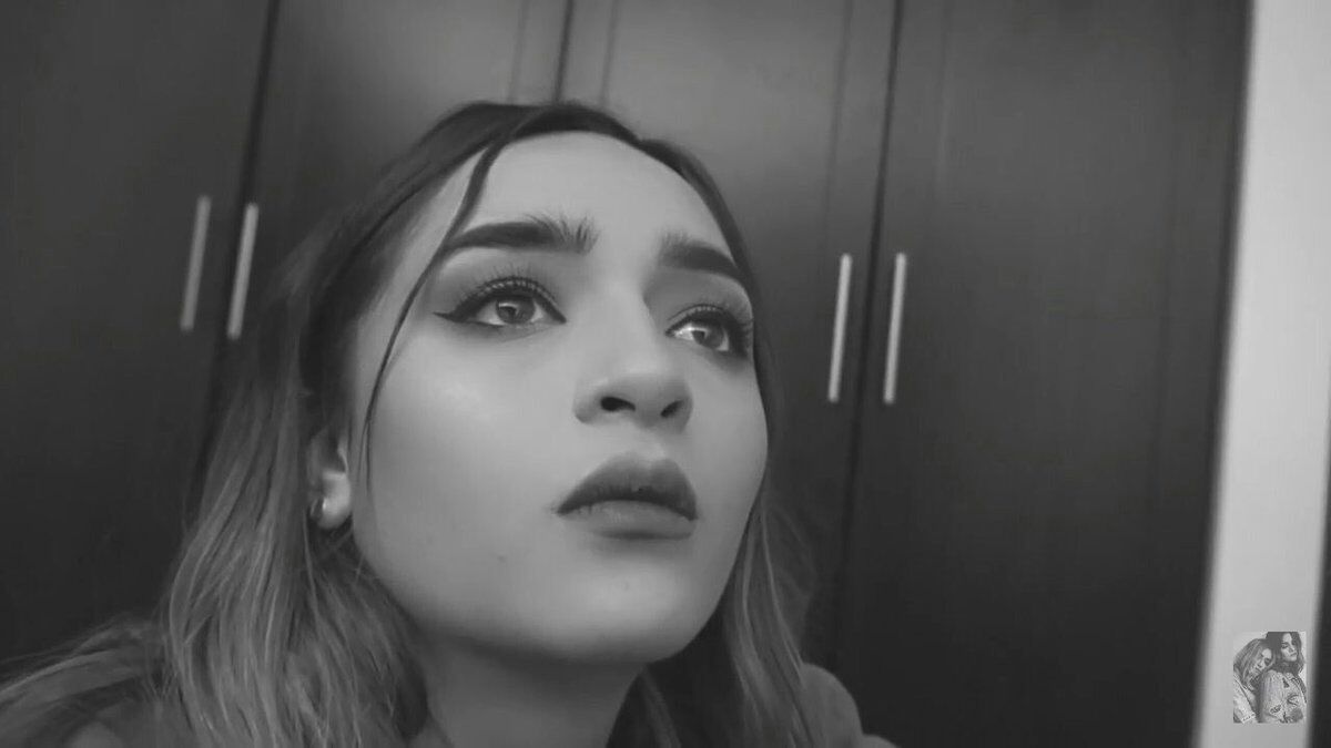rbyjnnkm's tweet photo. Estas son mis caras cuando me dicen:
-Te la pasas hablando mucho de Calle y Poché ,ellas nisiquiera te conocen https://t.co/RAgquQQUys
