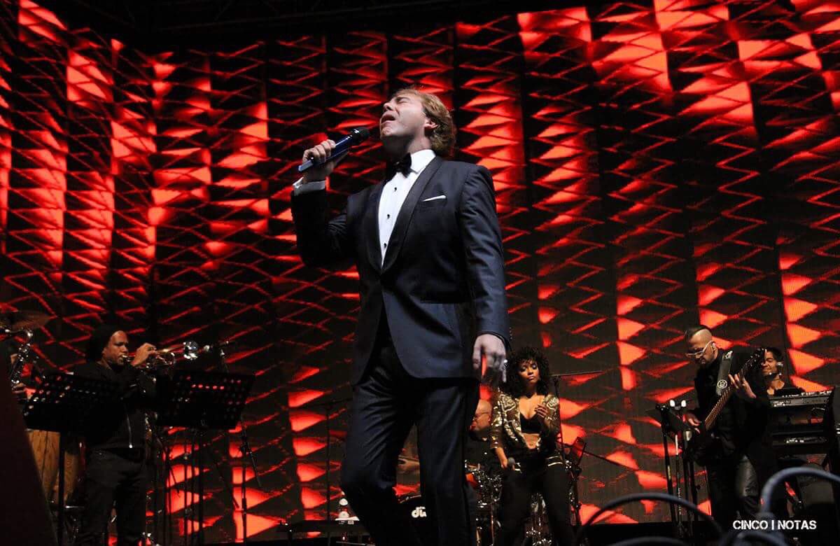 cinconotas's tweet photo. .@CristianCastro en @Audcitibanamex / #CristianCastro / 📷: @SeniMtz https://t.co/AiefyqDjp1
