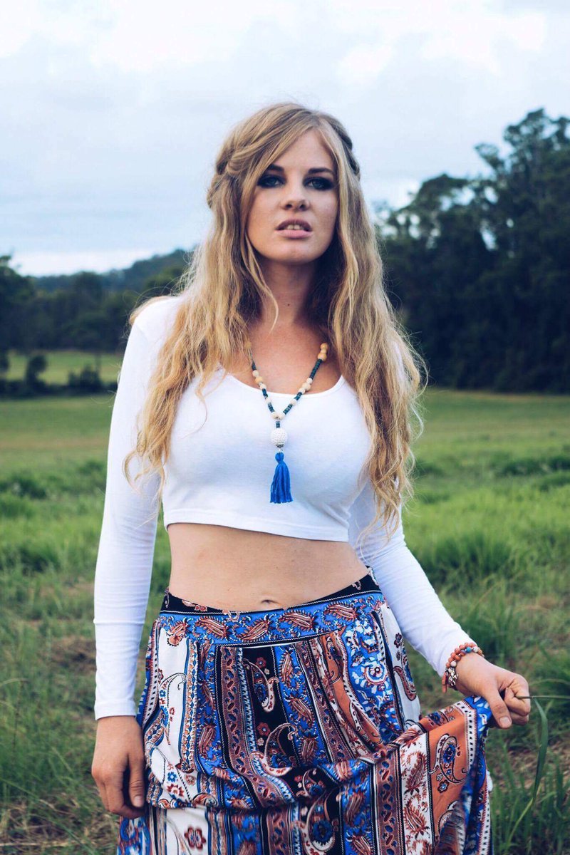 OZZY_GiRL_'s tweet photo. There is something beautiful about a woman who is unapologetically being herself ❤
Model: Elle Williamson 
Clothing: @HippybohoBurgin 
Photographer: Nikkinoo https://t.co/8lbWJ6KNOx