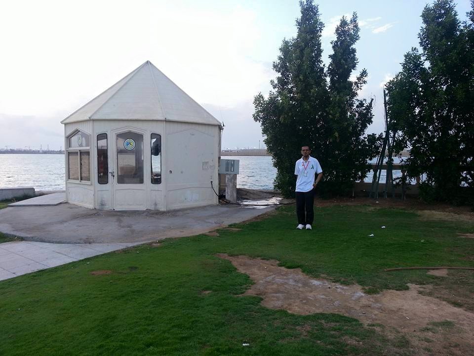 The Corniche is one of the world's most attractive and popular seaside promenades. With friends or on your own, the stroll between Saint George Bay in the north to Avenue General de Gaulle in the south, past joggers, beach bars, private beaches, and shoeshine boys, is always a de