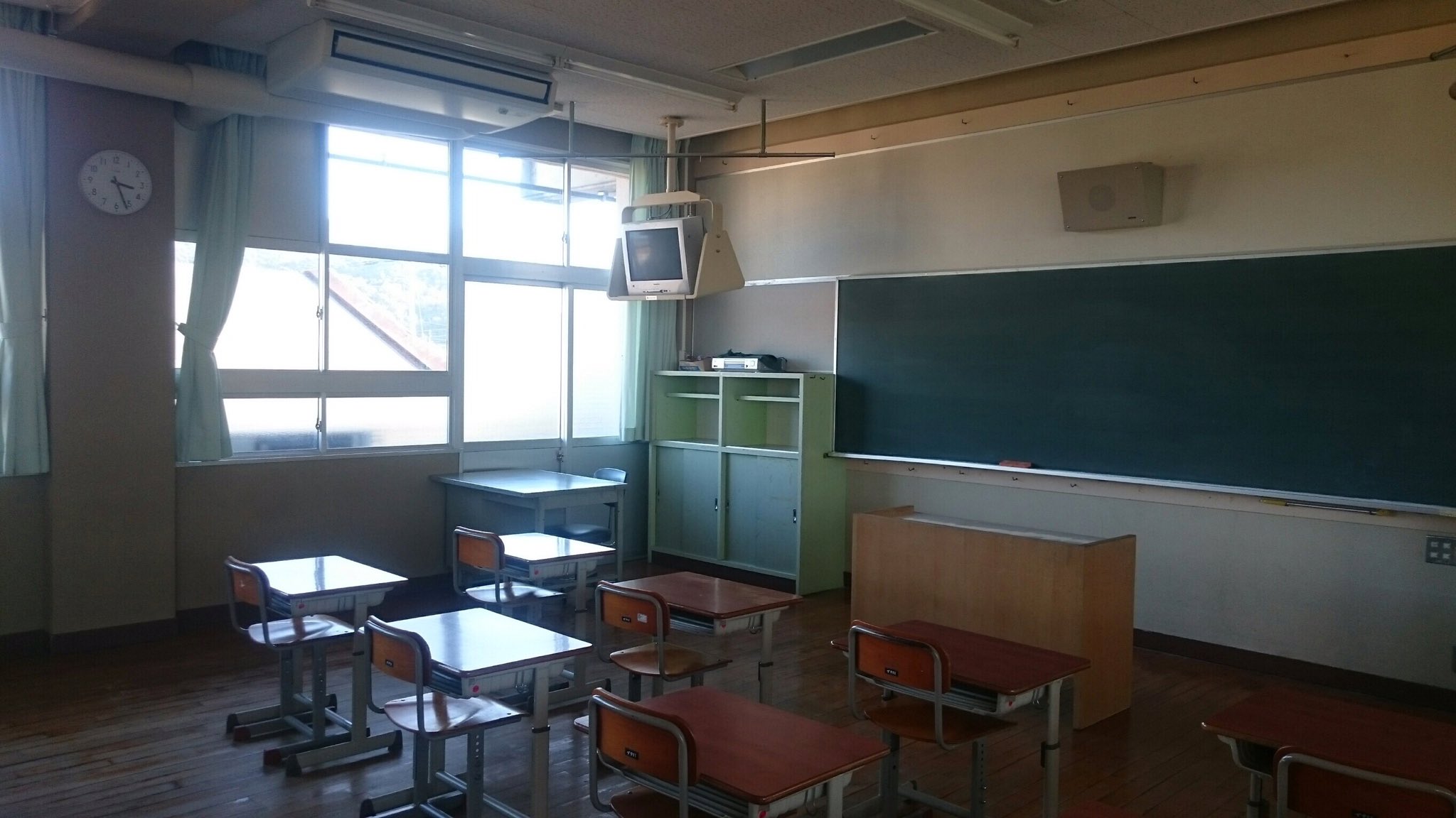 ときこす 10 16丸亀城 11 ときこすre 2 体育館 教室 音楽室 廊下の風景写真です 参考にどうぞ 体育館のボールや得点板 台などもご自由にお使い頂けます また 廊下に出ている机や椅子はご自由に空いてる教室に配置してお使い頂けます 是非ご