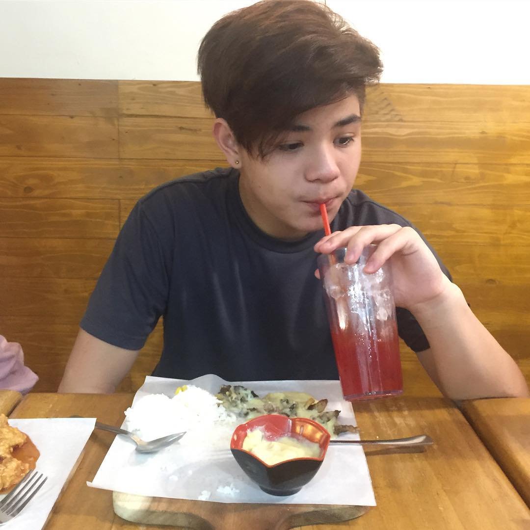 BugzPlatoonOFC's tweet photo. Foodtrip! @TrioKitchenP 👍👍 https://t.co/5QOwwPJ6PT