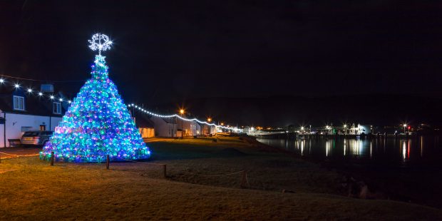 Is this the best Christmas tree ever? JK Rowling certainly loves it 

pressandjournal.co.uk/fp/christmas/1…