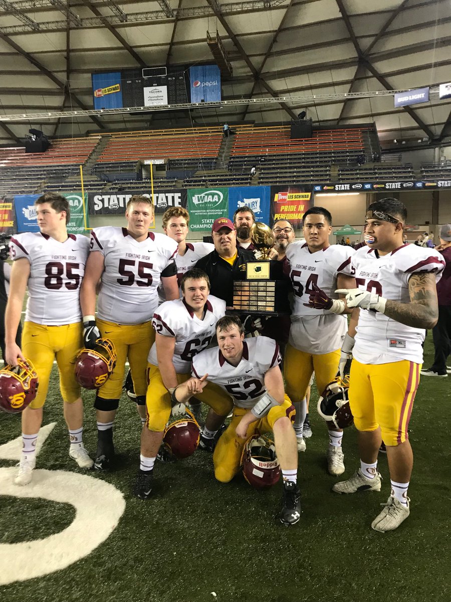 C_Hernandez5's tweet photo. Proud of our O-Line. All these do is grind it out. Beat you physically and never give up. #StateChampions #GoODea https://t.co/E988rQIykT