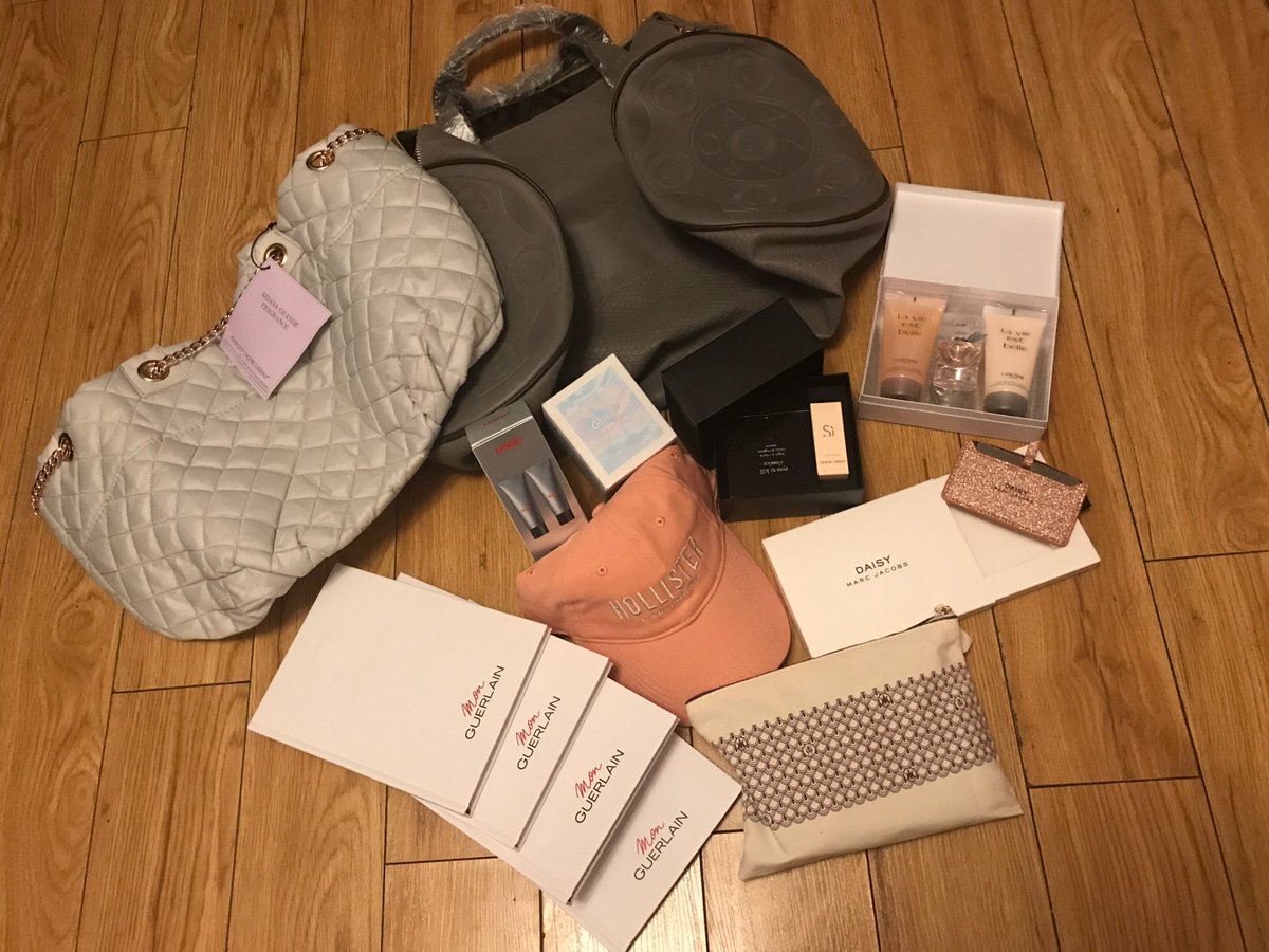FriendsofHoward's tweet photo. Thanks to Rose at Boots for your great donations. Find the prizes at the Howard Primary Xmas Fair. Saturday 9th Dec. 11-3pm. #saturday9thdec #Christmas #fair #howardprimary #raffle #tombola #games #kids #family https://t.co/O4TW5qXTyU