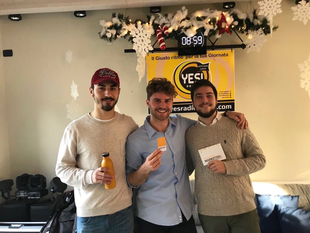 mktrsclub's tweet photo. Ha inizio un altro sabato pieno di energia positiva targato MARKETERs: i nostri soci Riccardo e Giovanni sono ospiti di Radio YES per raccontare  tutti i progetti del Club! 🎧 https://t.co/DcrdefOVOi