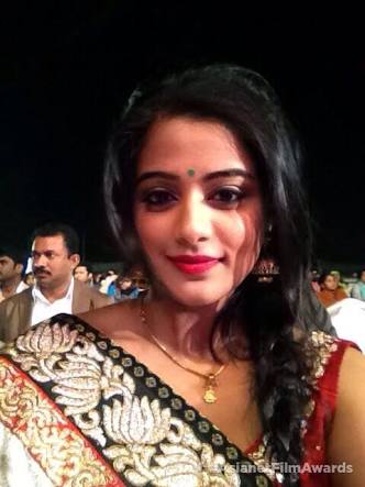 MuraliSingh10's tweet photo. @priyamani6  #PriyaMani @ #dee10   judgement's super  nice comments also  and #shakarmaster ... Too energetic performance in show ..🎹🎷👏👫💏💑💏 https://t.co/4nx44mf1tL