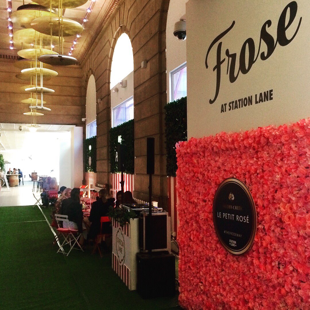 Tim__Bos's tweet image. #StationLane has been transformed for #TheAshes. Beats until late #dj #timbos #sax #adelaide