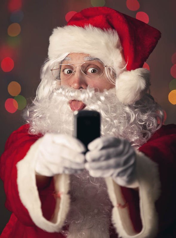 WakefieldBID's tweet image. We cannot wait for you to meet #SelfieSanta on Cross Square &amp;amp; win a #luxury #christmashamper today! Back local #business with #SmallBizSat - read more here: ow.ly/biuy30gUDAo Rt @jockscavern @WakefieldBeer  @Moccamoocho1 @Marmalade_Teas @woolnstuff