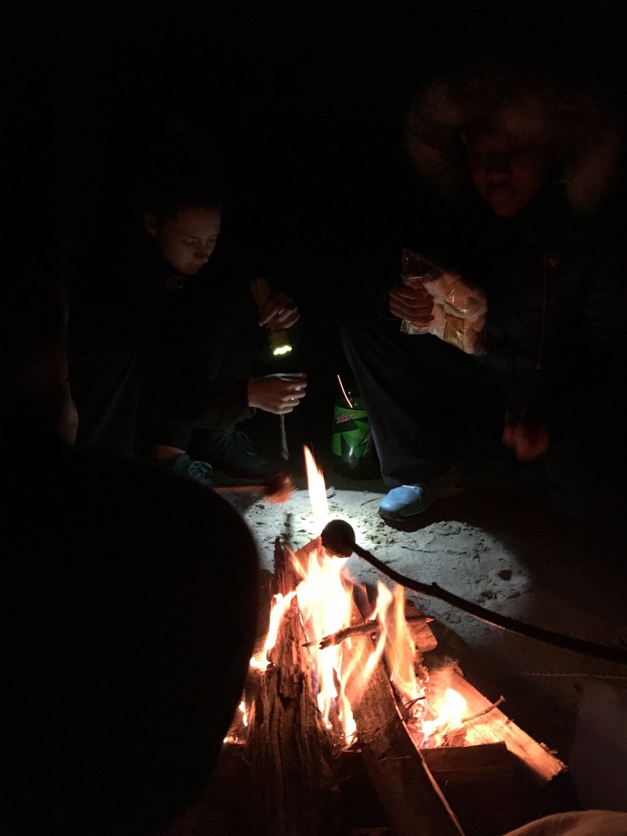 Sengbball's tweet photo. night one in the books for sengbb!! best team #wemadeafort #andafire #standard https://t.co/OipcHZgZGU