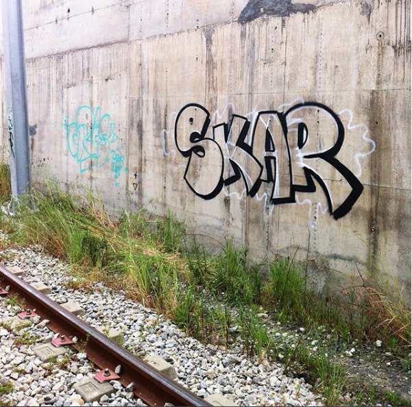 amohnacr's tweet photo. SKAR ACR #graffiti #hiphop #sketchbook  #streetart #paint #urbangraffiti #jamsessiongraffiti #Freestyle #stickers #wallstickers #algerie #tiziouzou #maghreb #afrique https://t.co/I1ssSbBR8U