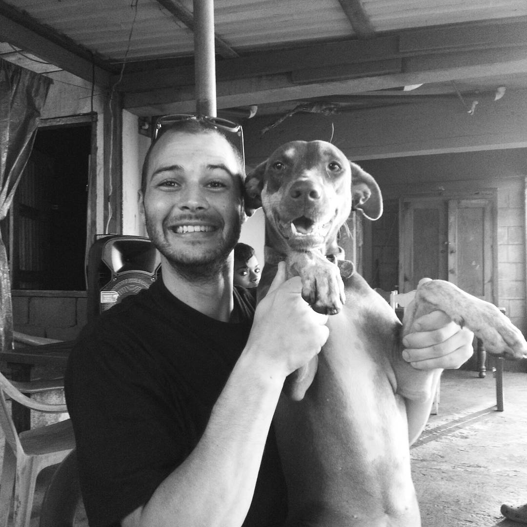 dos_tiburones's tweet photo. When the #diveinstructors and #pets have the same #smile #bigcornisland #scubadive #havingalaugh #travel #bestmates https://t.co/cpV6MTzPPN