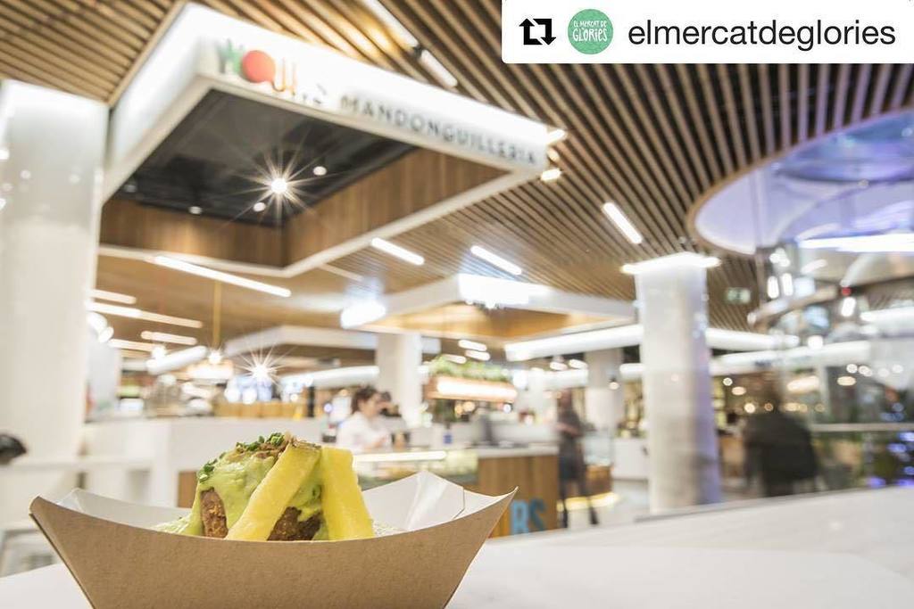 #Repost @elmercatdeglories (<a href="/get_repost/">Repost</a>)
・・・
Los especialistas en albóndigas @yoursmandonguilleria te acercan al inmenso mundo de esta deliciosa comida 👌