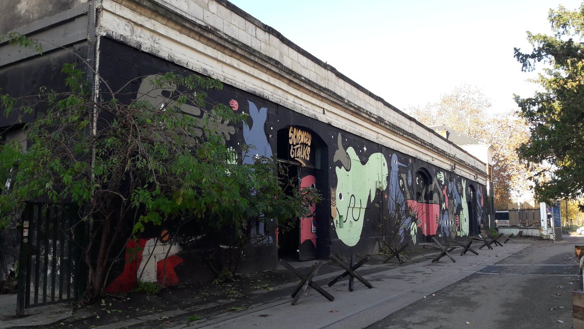 FrancoisCharlet's tweet photo. T'as vu @Ficelledebout chez @DarwinBdx on trouve nos passions respectives #luckylefthand #tridesemballages https://t.co/bACX5aXaGG