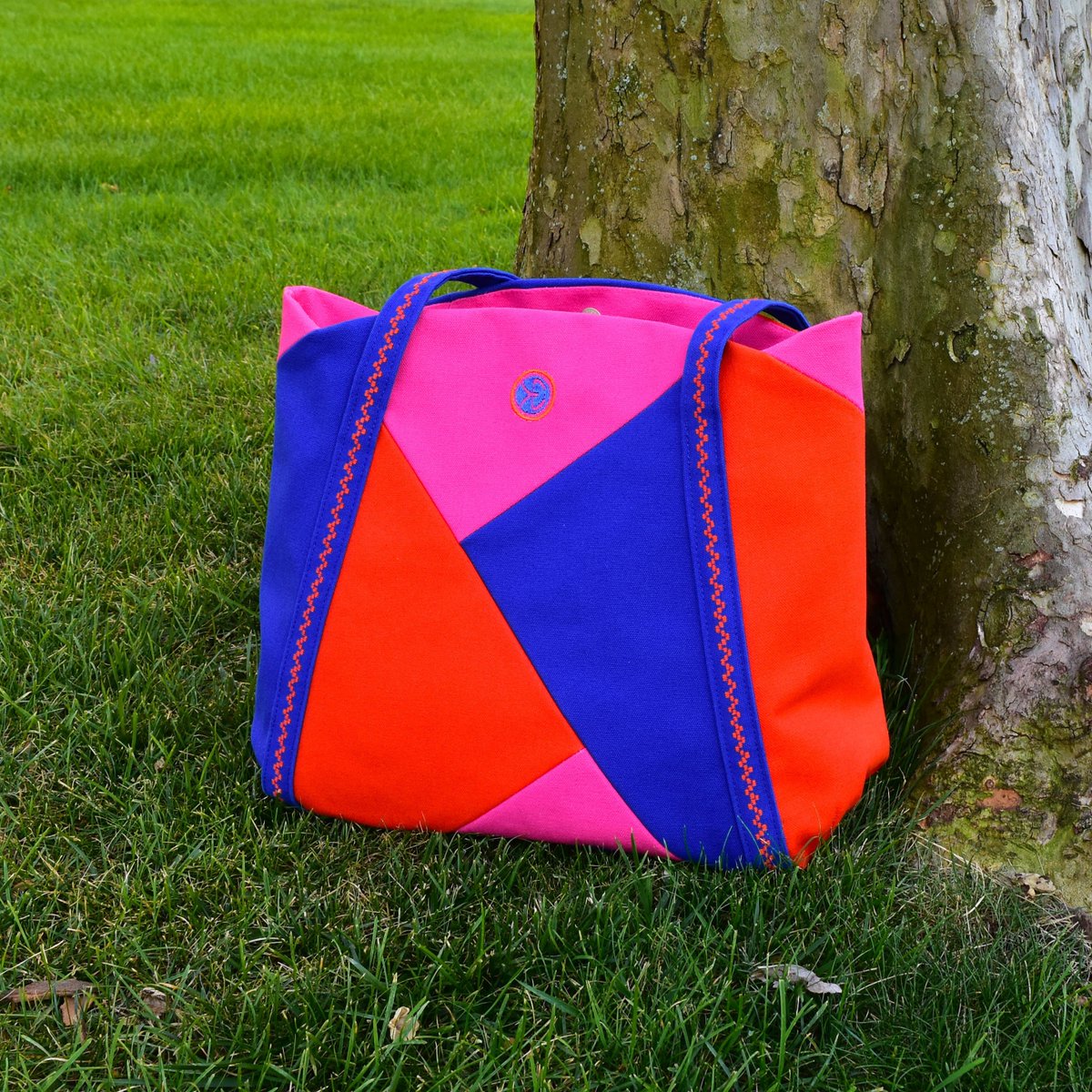 katherine_kazak's tweet image. Blue Bag, Pink Bag, Orange Bag, Large Bag, Bright and C… etsy.me/2AhU2Ez #KateElkindDesigns #CustomizableBag