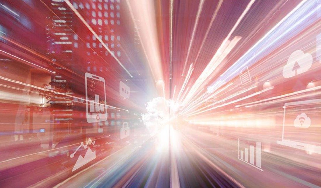 Fujitsu_Lux's tweet photo. #Cloud should be a key element in every organization’s operations. @Fujitsu_global’s @ianprice_uk shares how to make the right decisions for your organization through #Oracle Cloud@Customer #EnablingDigital. Learn more about #cloudconundrum https://t.co/Ay86I6BydP https://t.co/n3MMtzvIoc