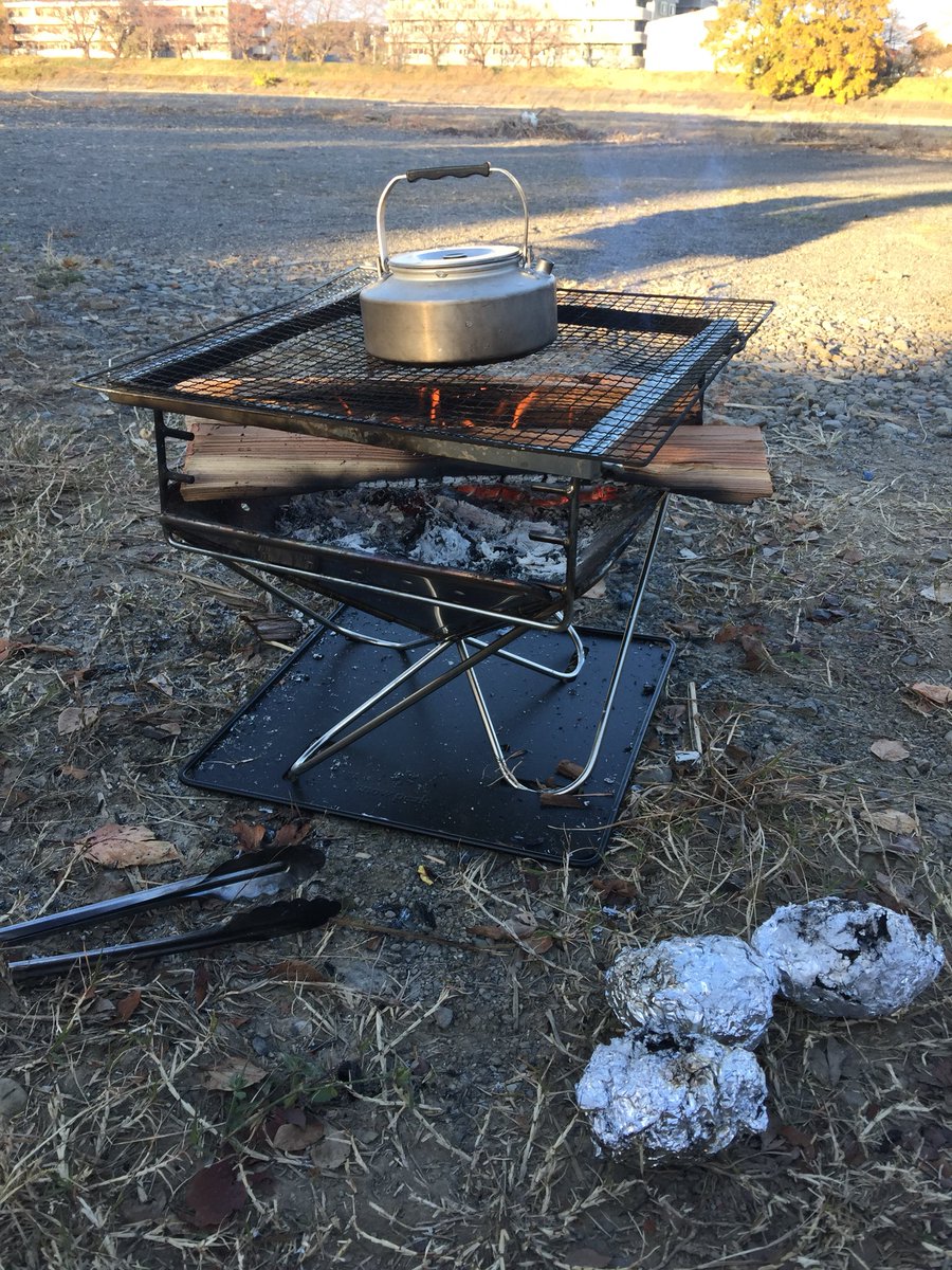 台 焼き芋 焚き火