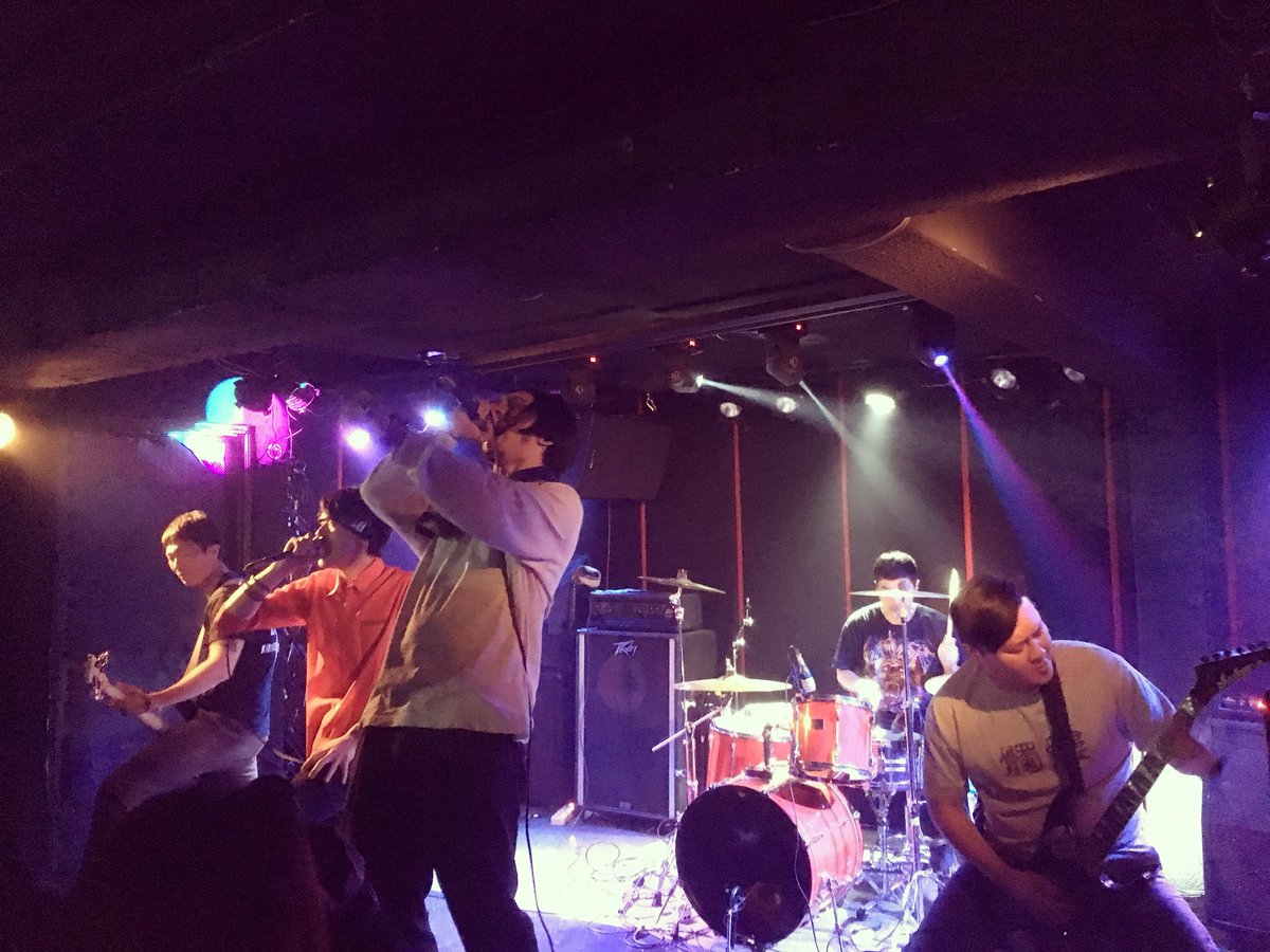 HxC_BlackMurder's tweet photo. Gwamegi 공연 시작 #Gwamegi #과매기 #BullshitFest2017 #ClubRealize #클럽리얼라이즈 #부산 #Busan https://t.co/0oDOOfPZgl