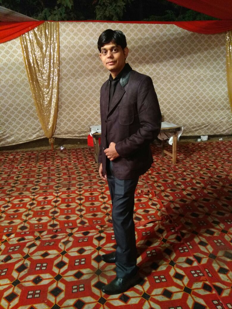 RoyAbhideep's tweet photo. #AbhideepRoy #marriage #posing https://t.co/dtKoGaFWao
