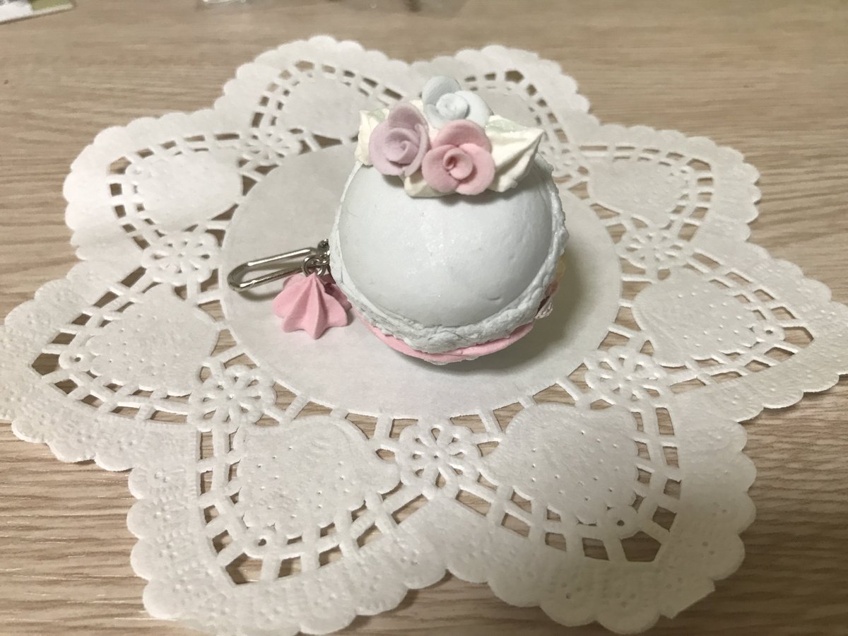 ape_group's tweet photo. 【#アーペクリエイトウィーク 出展者情報】
会員№072
M.Torte
主にフェイクスイーツやレジン作品を製作。通信販売に向けて準備している平成生まれの若きクリエイター。
今回が初出展。

@sara_ajisai
#ACW5
#植物展 https://t.co/PAIMOfAfSy