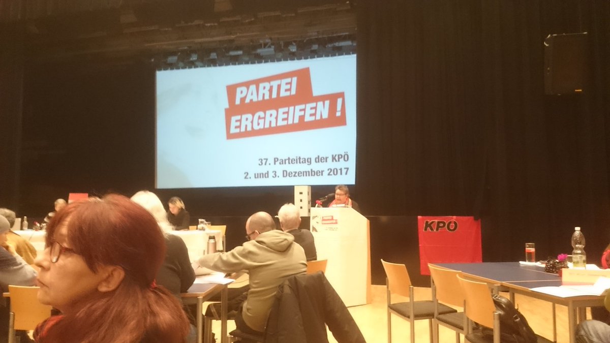 KPOE_EL's tweet photo. Jetzt am Wort: Heidi Ambrosch, die Frauensprecherin der KPÖ. #pt37 #parteiergreifen https://t.co/J1sEDfr1uT
